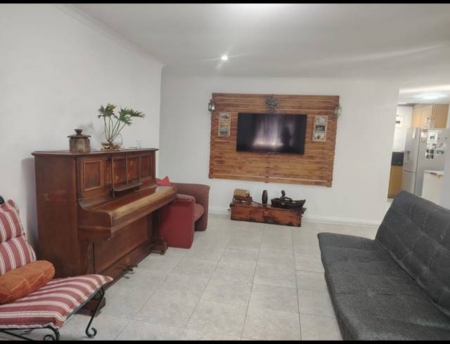 3 BEDROOM HOUSE FOR SALE IN ESCOMBE